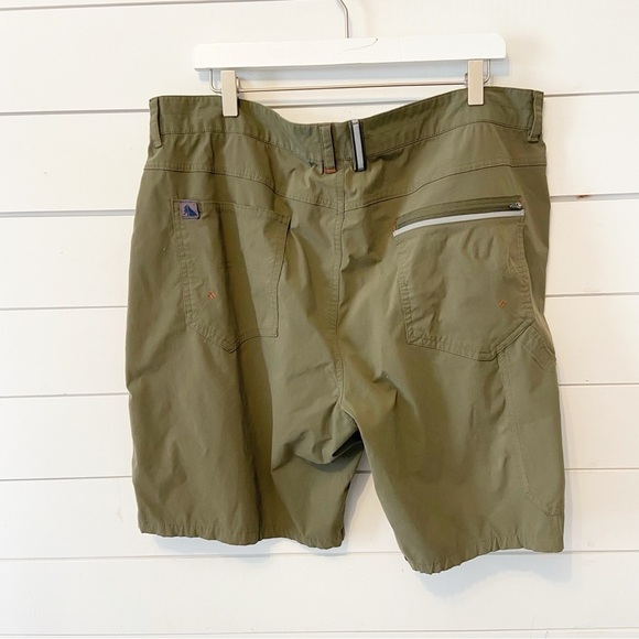 L.L Bean | Men’s Green Lightweight Nylon Blend Shorts Size 40 - Picture 2 of 10